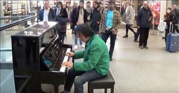 Guy on Piano in London Station Plays Cool Version of ‘Amazing Grace’