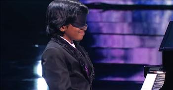 Child Piano Prodigy Plays Classical Tune Blindfolded