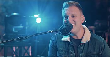 ‘The God Who Stays’ Live Performance From Matthew West From The Caverns