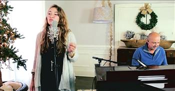 ‘Light of the World’ Lauren Daigle Christmas Performance