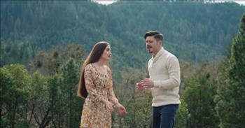 Husband And Wife Sing Irish Folk Tune ‘Danny Boy’