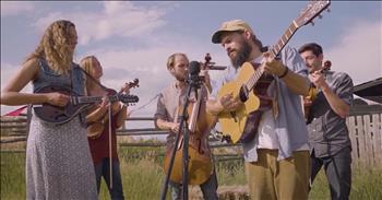 The Riverside Bluegrass Band Performs ‘Ole Montana’ In A Pasture