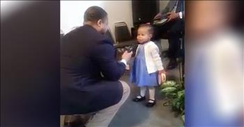 Toddler Sings ‘Jesus Loves Me’ At Church