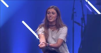 Sadie Robertson Shares Moving Encounter with Atheist Homeless Man