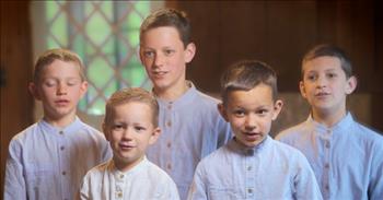 5 Brothers Sing ‘Humble King’ Hymn With Mom And Dad