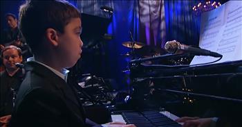 Child Piano Prodigy and The Canadian Tenors Perform Hallelujah