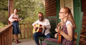 Christian Family Sings Bluegrass Rendition Of ‘I’ll Fly Away’