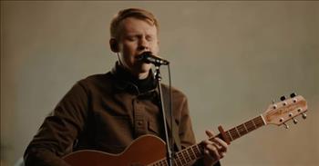 ‘Praise The King’ Corey Voss Acoustic Worship Performance