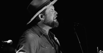 ‘Sunday’s Comin’ Zach Williams Live Studio Performance