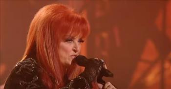 Wynonna Judd Performs ‘I Saw The Light/No One Else On Earth’