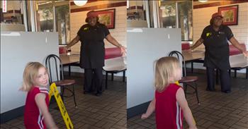 Waffle House Employee Joins Child for Adorable ‘Let It Go’ Performance